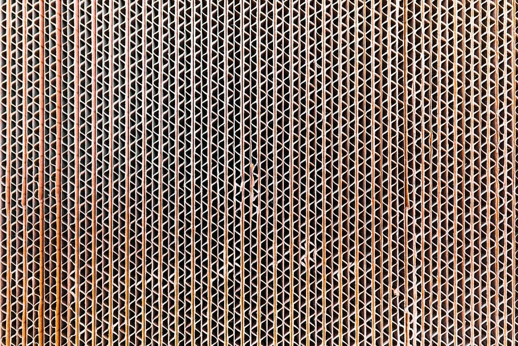 Corrugated board packaging